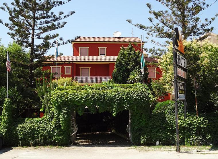 Hotel Ristorante Solari Briatico Eksteriør billede